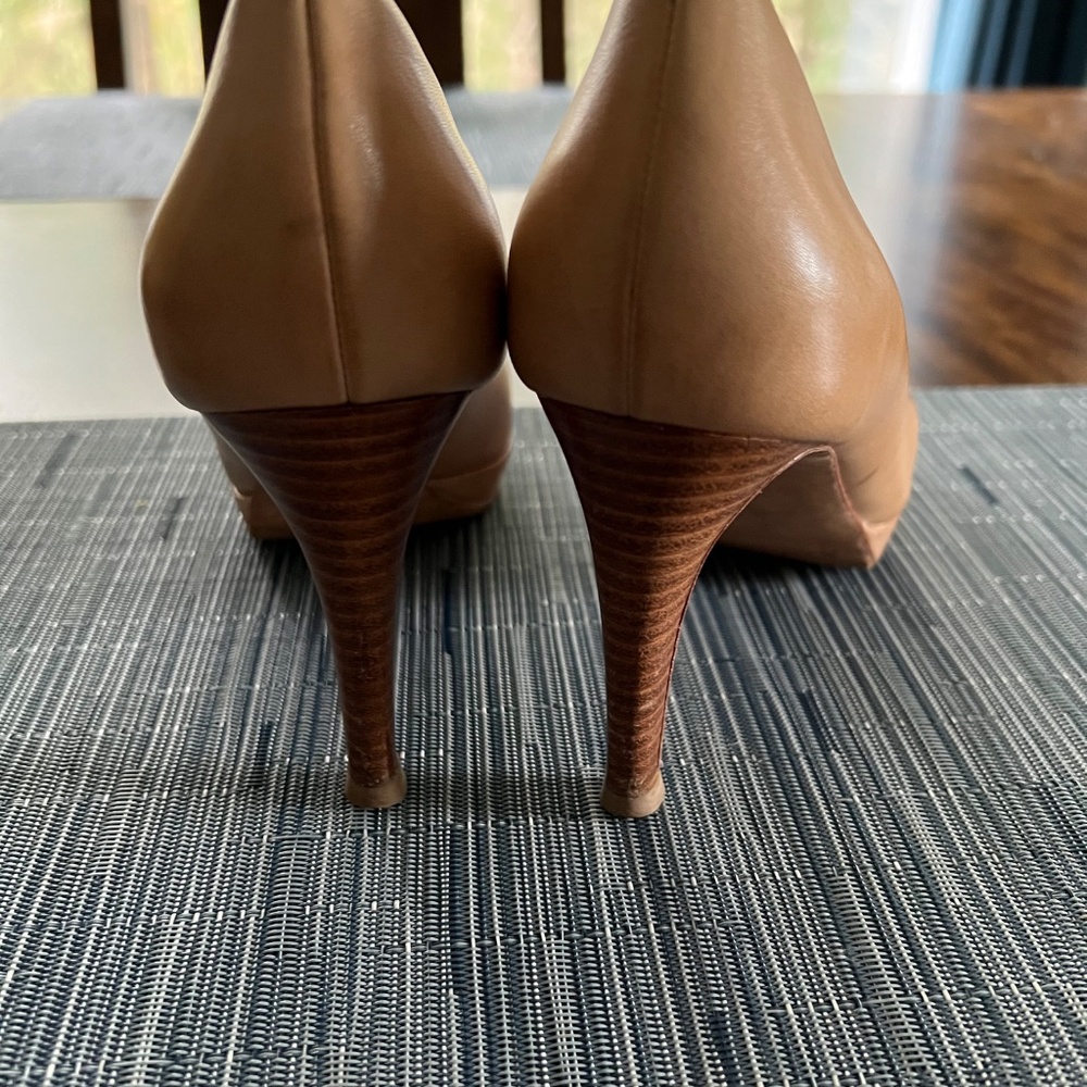 Cole Haan Chelsea Pumps Sandstone Size 6 - Picture 13 of 15